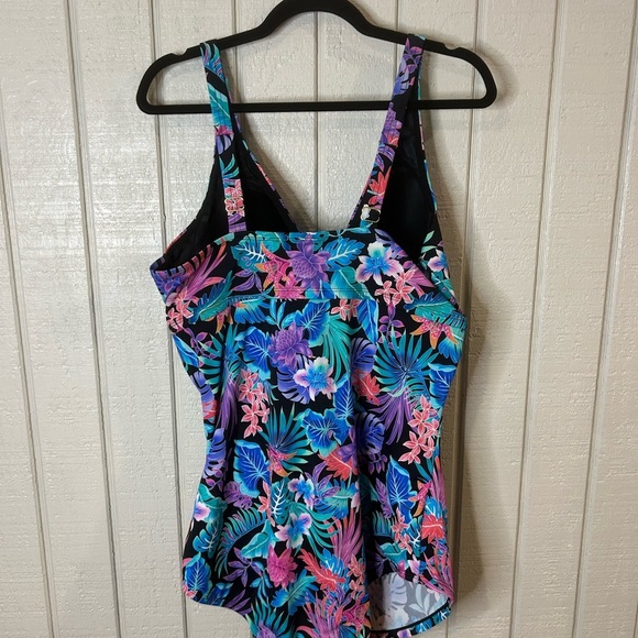 Swimsuits For All Sarong Front Swimsuit, size 22. - Picture 6 of 9